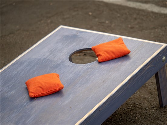 La ligue de cornhole déménage à Roberval et fait peau neuve 