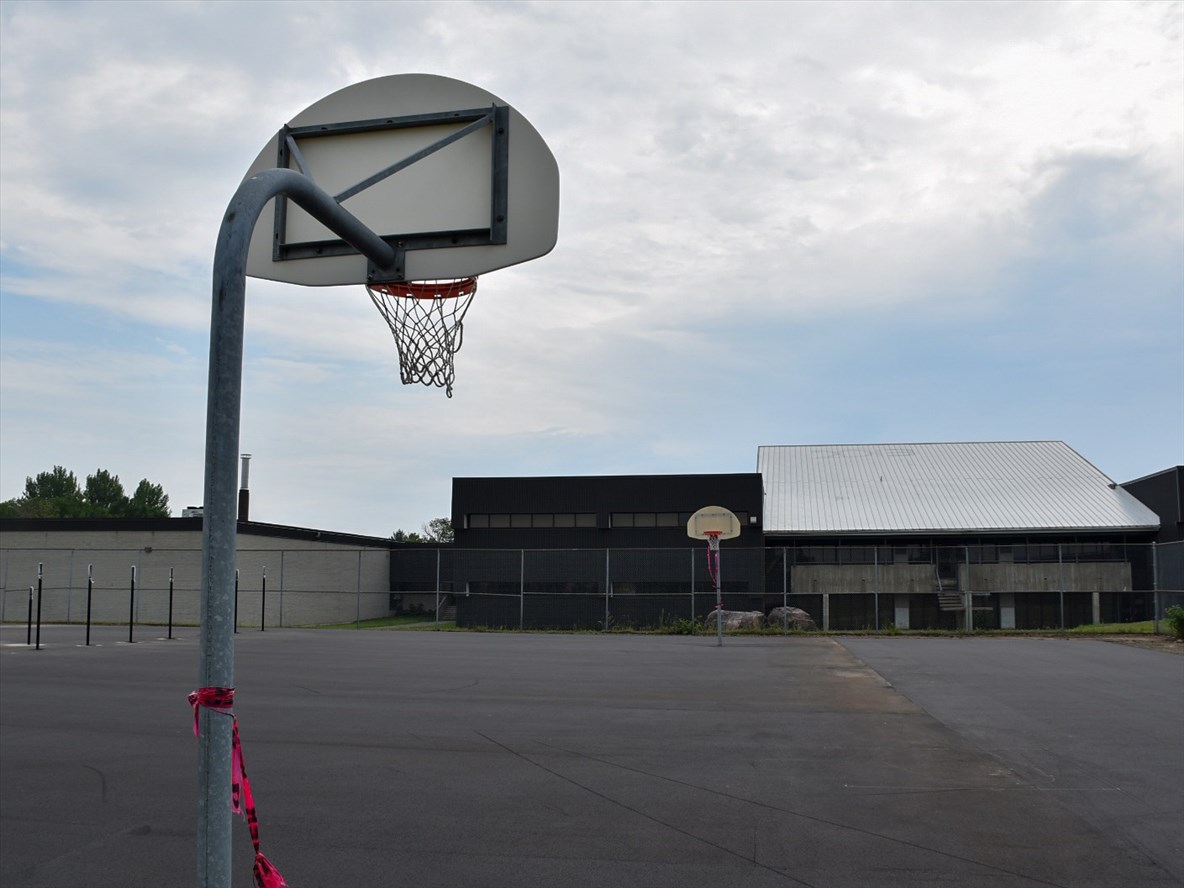 Saint-Félicien investit dans le sport avec de nouveaux terrains de pickleball et de basketball
